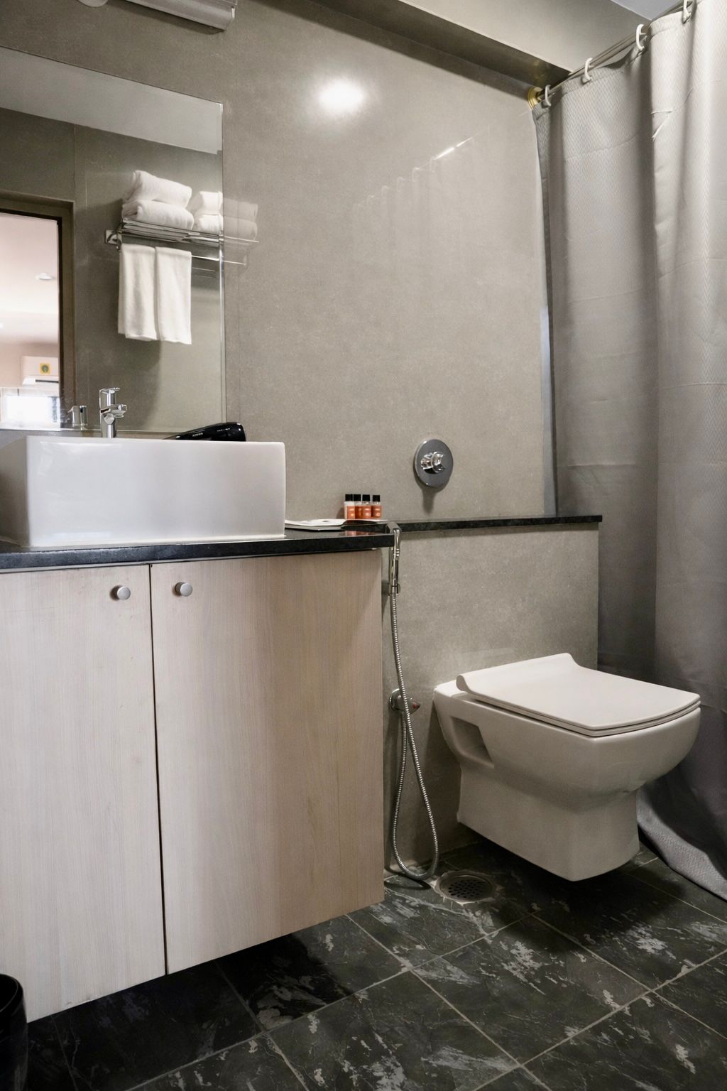 Luxury bathroom amenities and bath setup